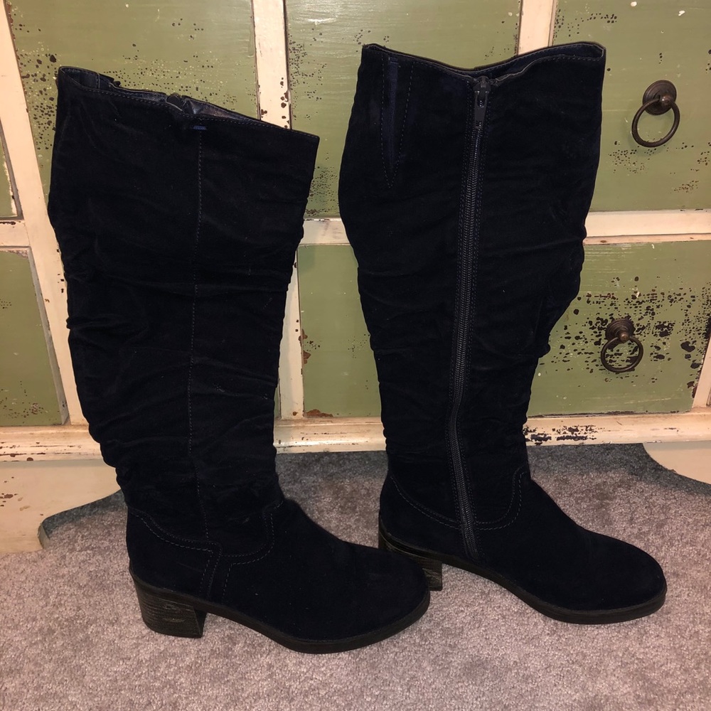 MUK LUKS size 8 velvet boot